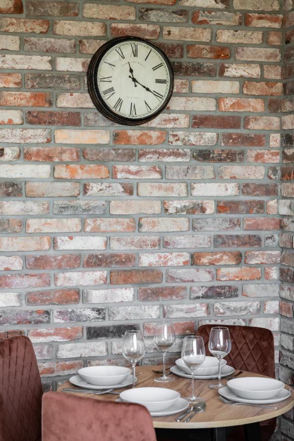 Stylish Apartment Near Wroclavia For 4 Guests By Noclegi Renters Breslavia Exterior foto