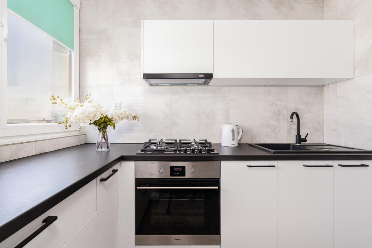 Stylish Apartment Near Wroclavia For 4 Guests By Noclegi Renters Breslavia Exterior foto