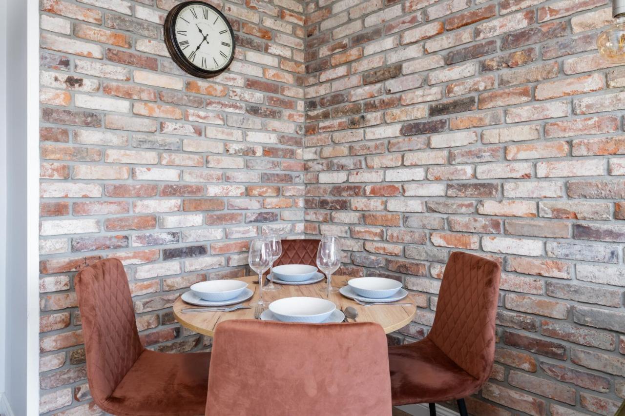 Stylish Apartment Near Wroclavia For 4 Guests By Noclegi Renters Breslavia Exterior foto